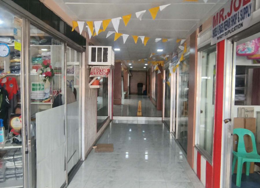 The ground floor corridor inside Ramaida Centrum